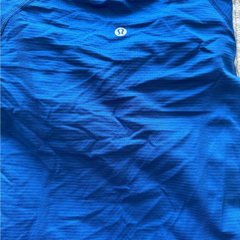 Lululemon 🍋 shirt